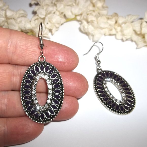 Silver & Black Oval Hoop Earrings Costume Jewelry White Rhinestone Sparkle A890 - Picture 4 of 4